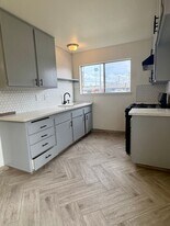 1951 N Ventura Rd in Oxnard, CA - Building Photo