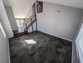 9509 Lazy River Dr in Las Vegas, NV - Building Photo - Building Photo