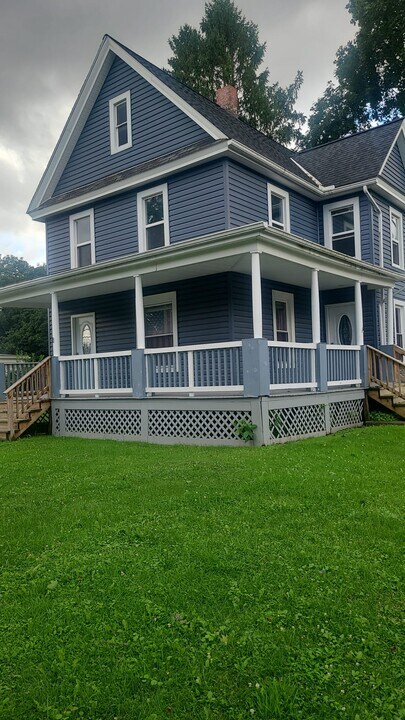 38 River St, Unit B in Otego, NY - Building Photo