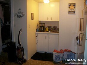 40 Anderson St, Unit B in Boston, MA - Foto de edificio - Building Photo