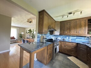 710 Sherbourne Rd in Ottawa, ON - Building Photo - Building Photo