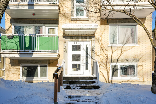 301 Des Lilas Rue E in Québec, QC - Building Photo - Building Photo