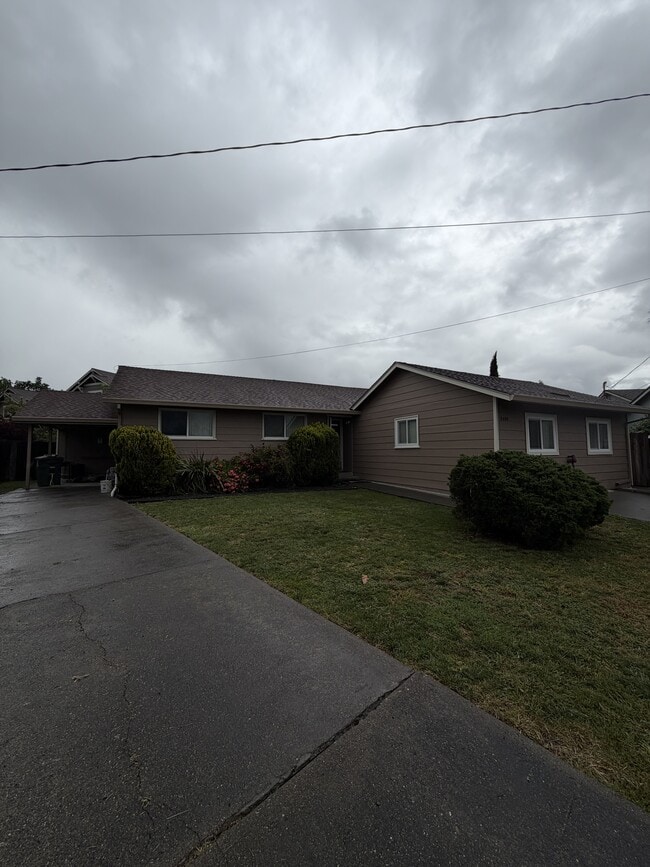 property at 2409 Pomo Ct