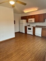 131 Spring Way in California, PA - Building Photo