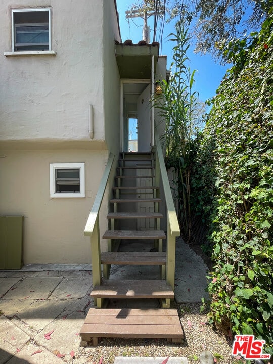 property at 843 Huntley Dr