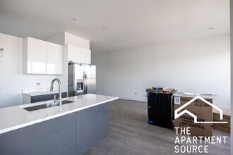 2920 W Belmont Ave in Chicago, IL - Building Photo - Building Photo