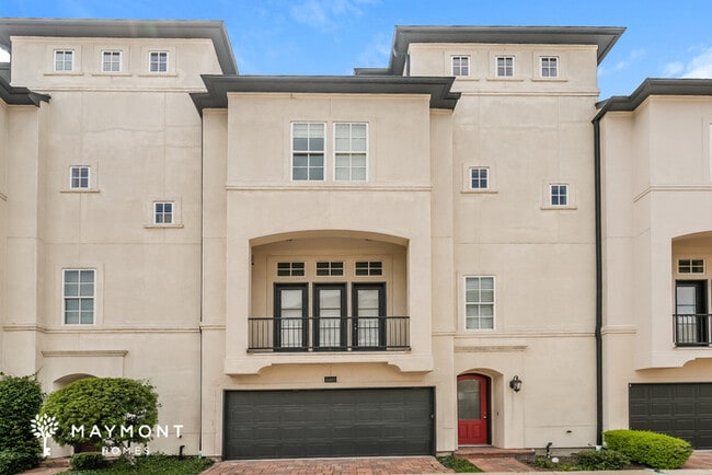 property at 2207 Hilshire Glen Ct