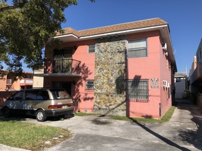 545 SW 5th St in Miami, FL - Building Photo - Building Photo