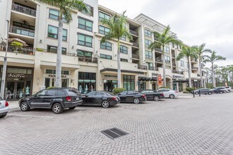 9123 Tamiami Trl in Naples, FL - Building Photo - Building Photo