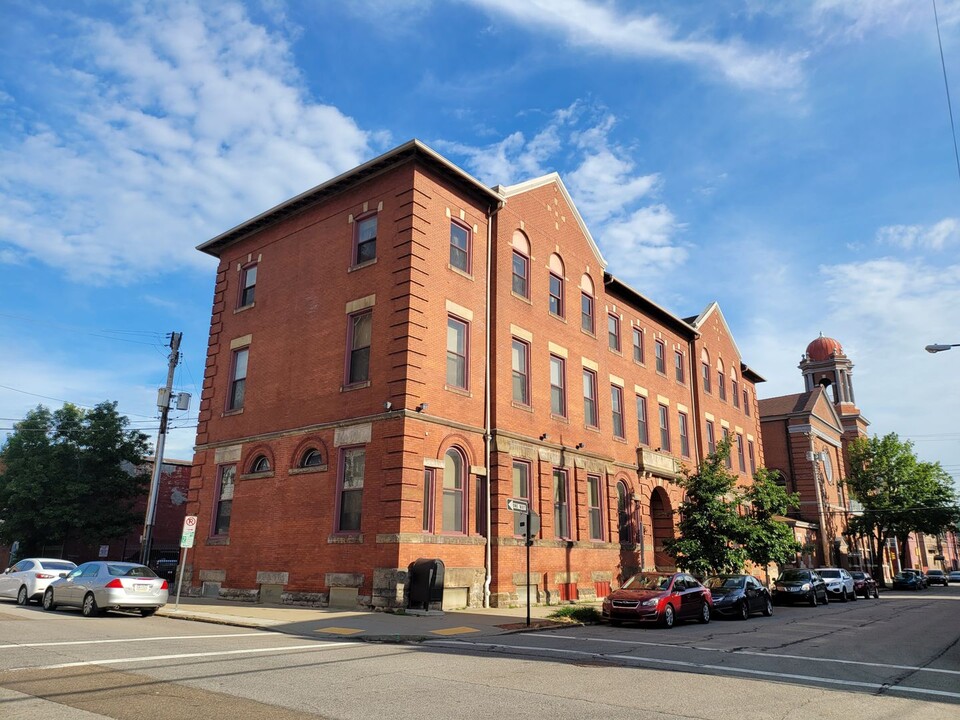 130 S 22nd St in Pittsburgh, PA - Building Photo