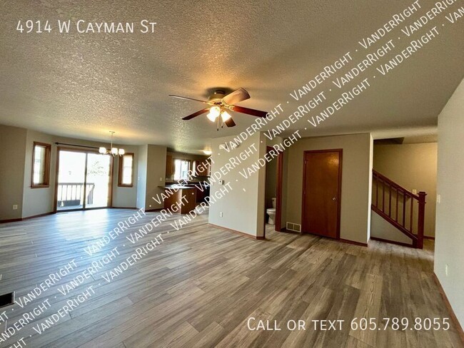 property at 4914 W Cayman St