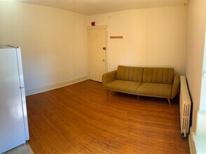 4410 Osage Ave, Unit 3 R in Philadelphia, PA - Foto de edificio - Building Photo