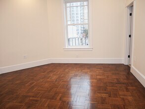 261 W Newton St in Boston, MA - Foto de edificio - Building Photo