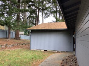 5108 Hideaway Ln in Bremerton, WA - Building Photo - Building Photo