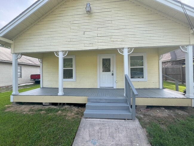 property at 806 Marion St