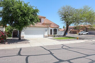 12722 W Monte Vista Rd in Avondale, AZ - Foto de edificio - Building Photo