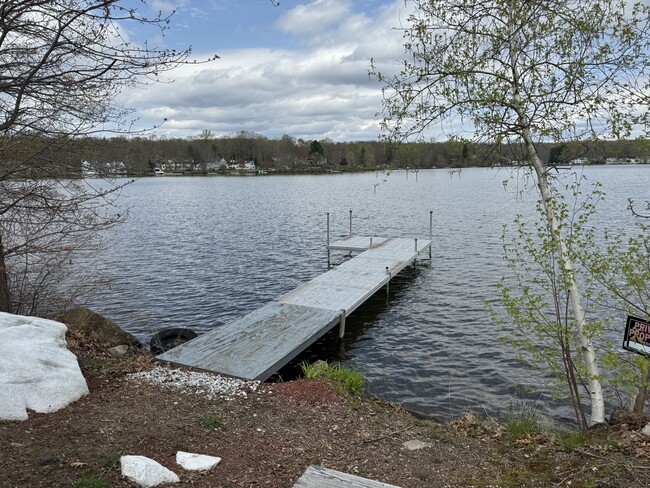 41 Lake Dr, Unit A in East Hampton, CT - Building Photo - Building Photo