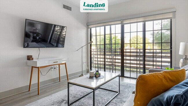 1836 W Davis St, Unit 2138.306746 in Dallas, TX - Building Photo - Building Photo