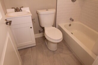 1649 Pratt St, Unit 1st Floor - A in Philadelphia, PA - Foto de edificio - Building Photo