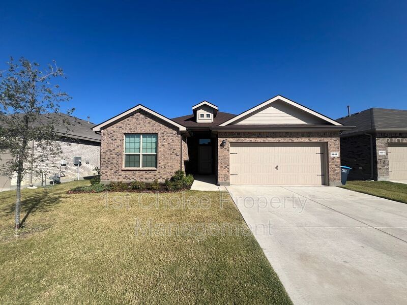 9608 New Bern Dr in Fort Worth, TX - Building Photo
