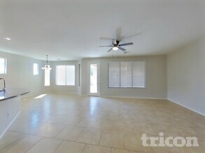 43207 Lindgren Dr in Maricopa, AZ - Building Photo - Building Photo