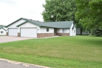 617 S Main St in Winnebago, MN - Building Photo - Building Photo