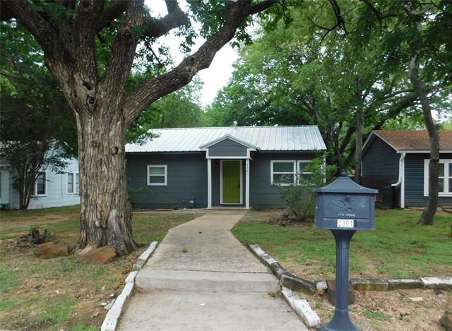 2301 Bolivar St in Denton, TX - Building Photo