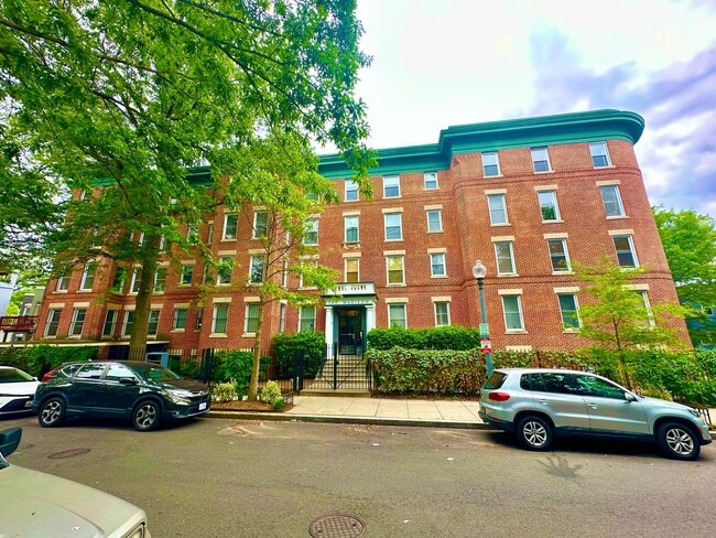 property at 52 Quincy Pl NW
