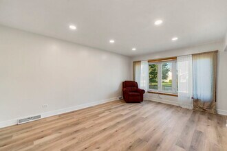 5146 Michigan Ave in Schiller Park, IL - Building Photo - Building Photo
