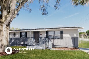 637 W Alamo Dr in Lakeland, FL - Building Photo