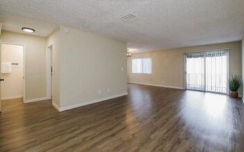 220 E Live Oak St in San Gabriel, CA - Building Photo - Building Photo