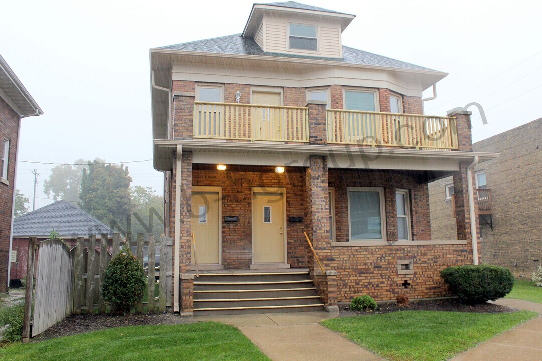 2325 Roosevelt Rd in Kenosha, WI - Building Photo