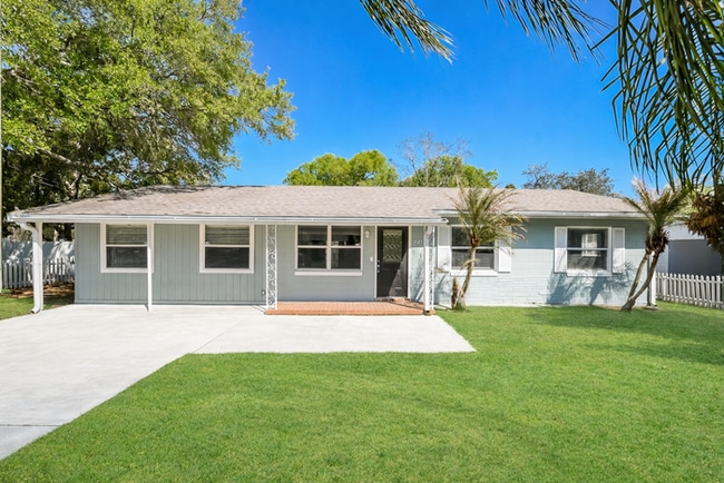 property at 1215 N Nowell St