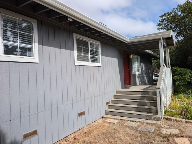 115 Strawberry Canyon Rd in Prunedale, CA - Building Photo - Building Photo