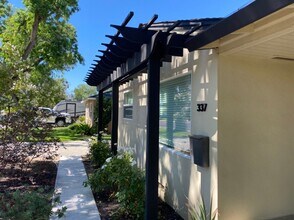 337 Severin Ave in Modesto, CA - Building Photo - Building Photo