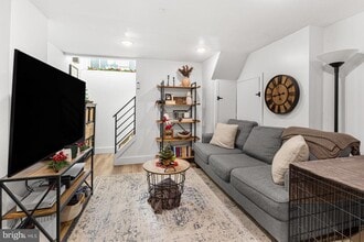 212 Catharine St in Philadelphia, PA - Building Photo - Building Photo