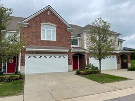 6271 Windemere Dr in Shelby Township, MI - Building Photo