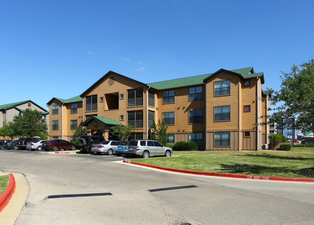 Reveille Ranch in College Station, TX - Foto de edificio