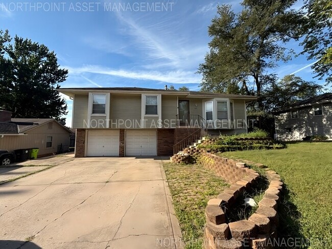 property at 509 W Cambridge Rd