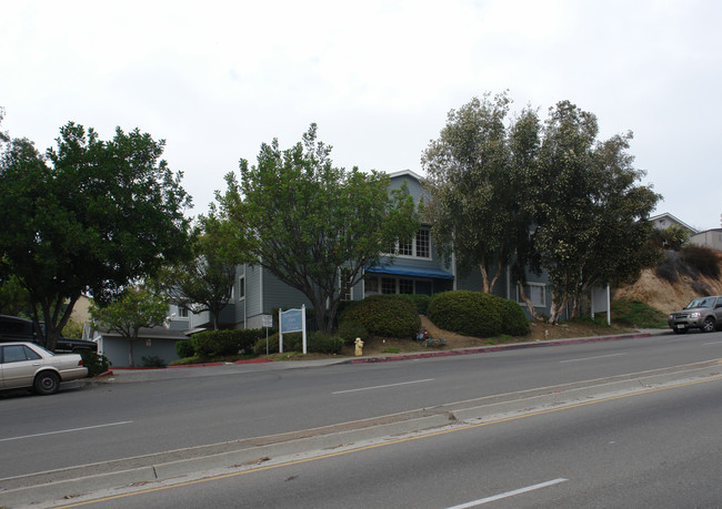 Hollywood Park Apartments in San Diego, CA - Building Photo - Building Photo