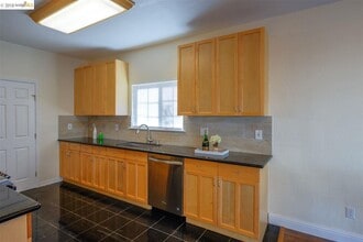 5665 McBryde Ave in Richmond, CA - Building Photo - Building Photo