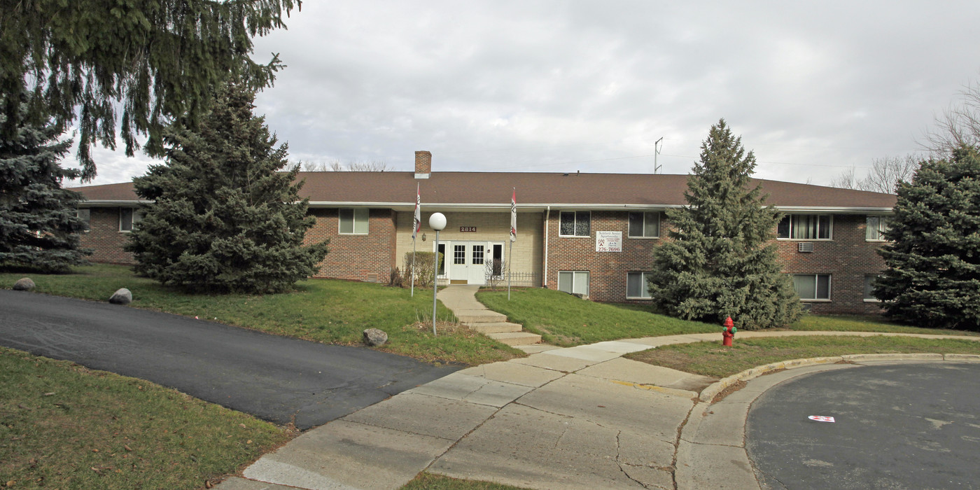 Ashford Arms Apartments in Madison, WI - Foto de edificio