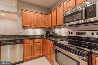 4561 Strutfield Ln in Alexandria, VA - Building Photo - Building Photo