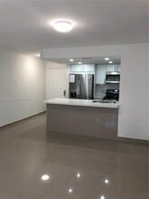 8883 Fontainebleau Blvd, Unit 101-A in Miami, FL - Building Photo - Building Photo