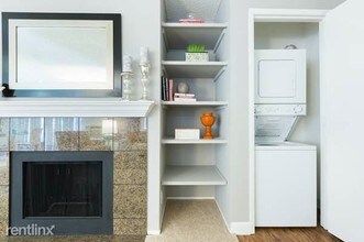 521 2nd St SE-Unit -Apt 406 in Minneapolis, MN - Building Photo - Building Photo