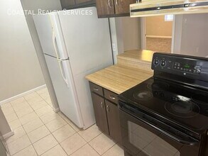 50 Laurie Dr NE in Fort Walton Beach, FL - Foto de edificio - Building Photo
