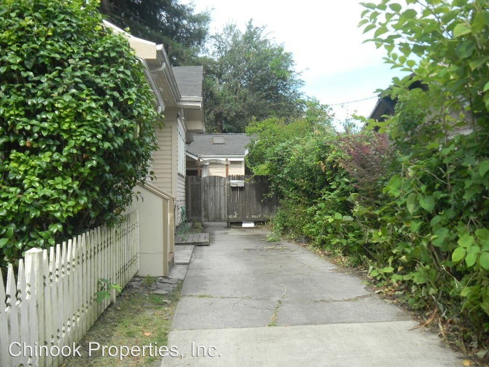 1574 Jefferson St in Eugene, OR - Building Photo