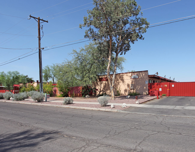 Cinnamon Square in Tucson, AZ - Building Photo - Building Photo