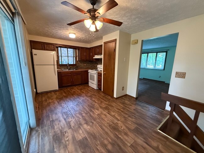 1208 Carnwise St SW, Unit 1208 in Canton, OH - Building Photo - Building Photo