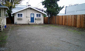 4936 NE 105th Ave in Portland, OR - Building Photo - Other